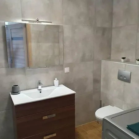 Uroczy Apartament Blisko Gdyni Parking New Rybki 公寓